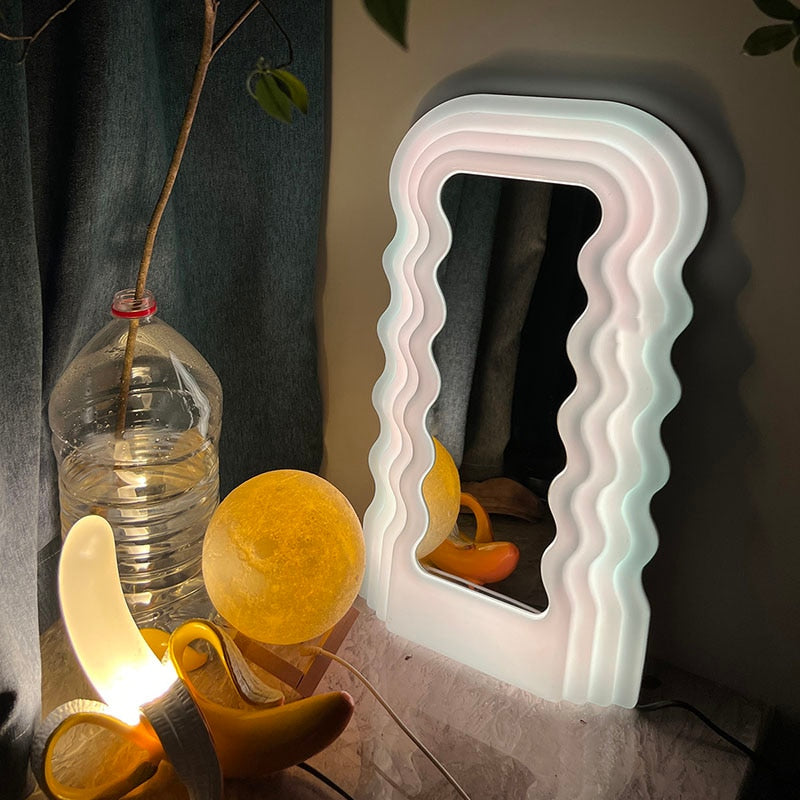 UnJardinDeFleurs™ Wavy LED Light Mirror